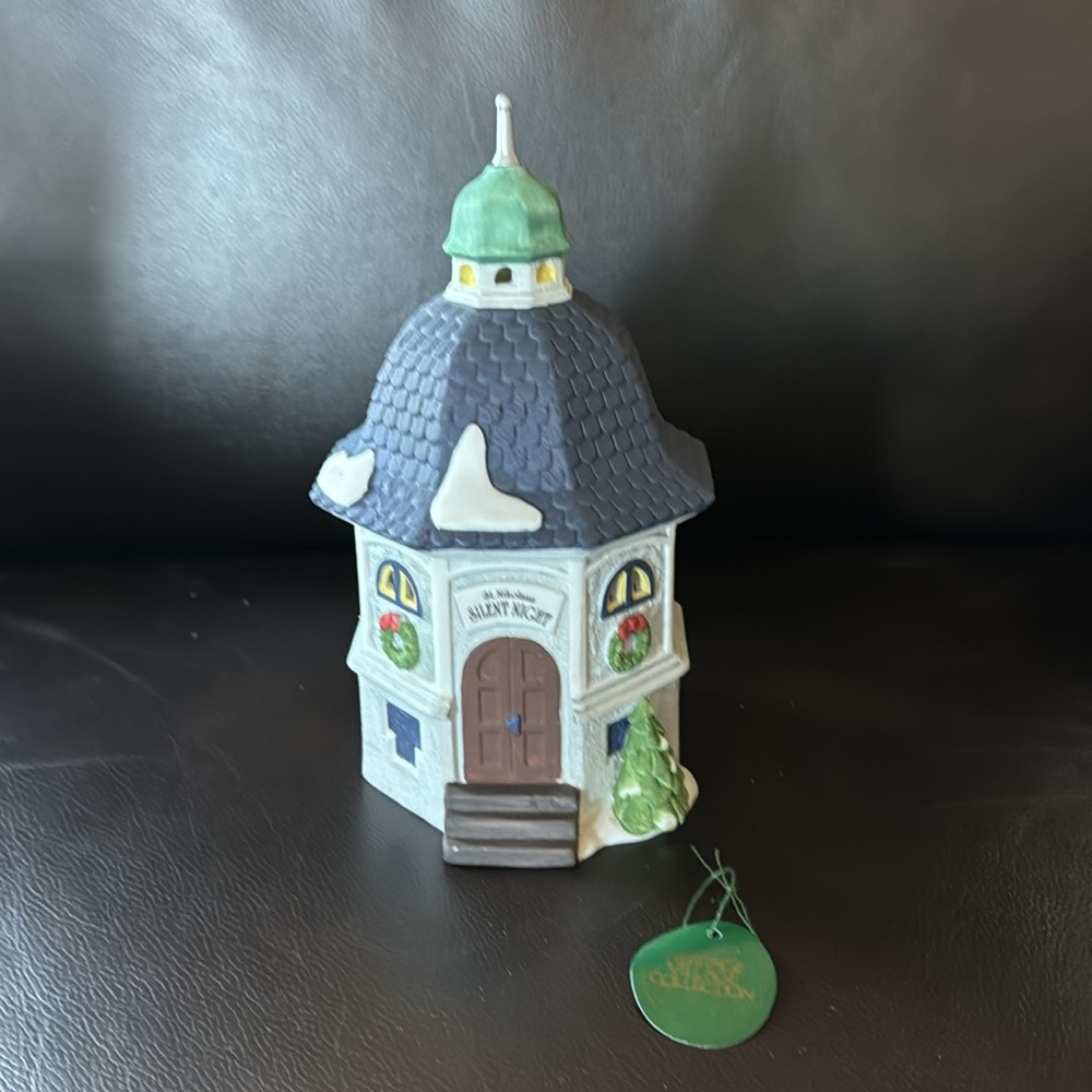 NWT Dept 56 SILENT NIGHT music box